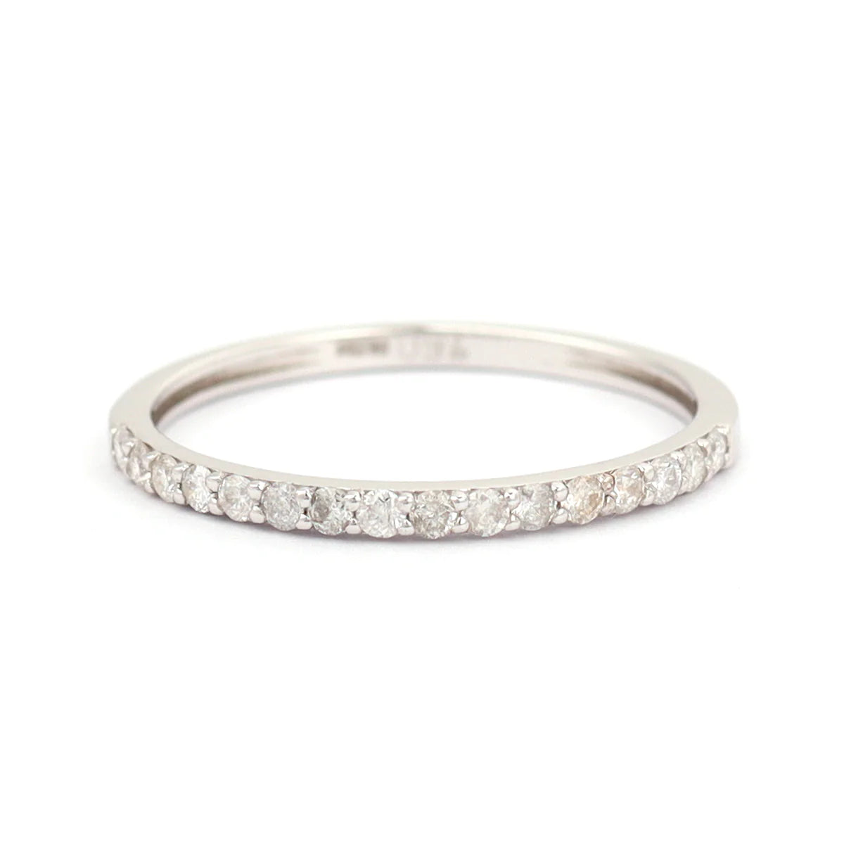 18K gold pavé ring featuring 0.40 carats of round brilliant diamonds, elegant fine jewellery design by Faber Jewels
