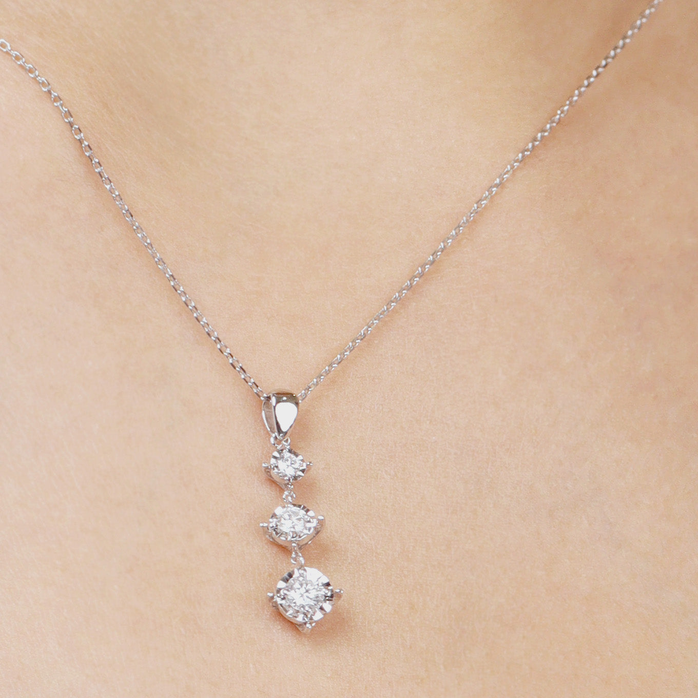 18K Gold Round Brilliant Diamond Trio Illusion Necklace 0.35ct tw. A00082 - FABER JEWELS