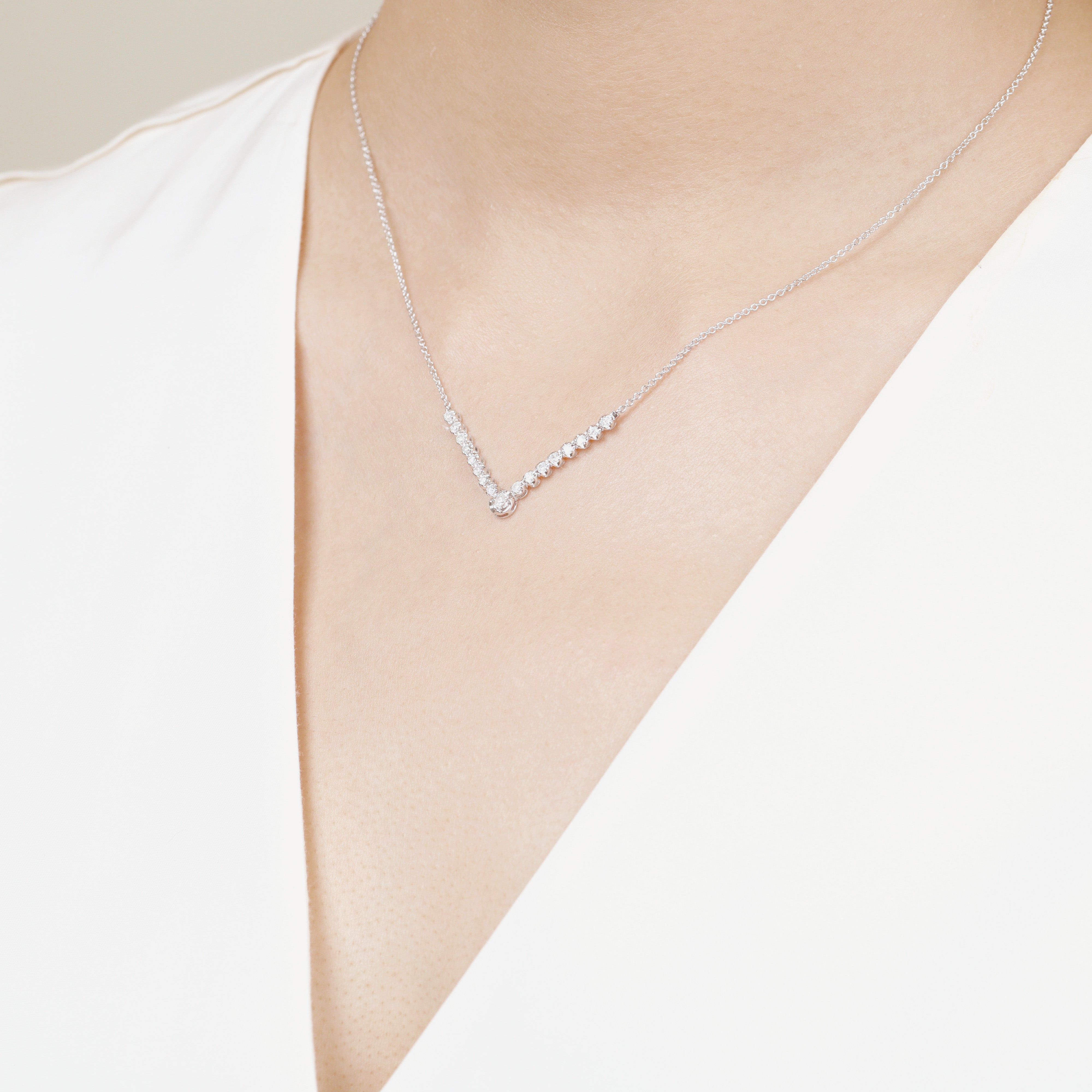 18K gold Round Brilliant Diamond V-Shaped Illusion Necklace 0.35ct tw. A00078 - FABER JEWELS