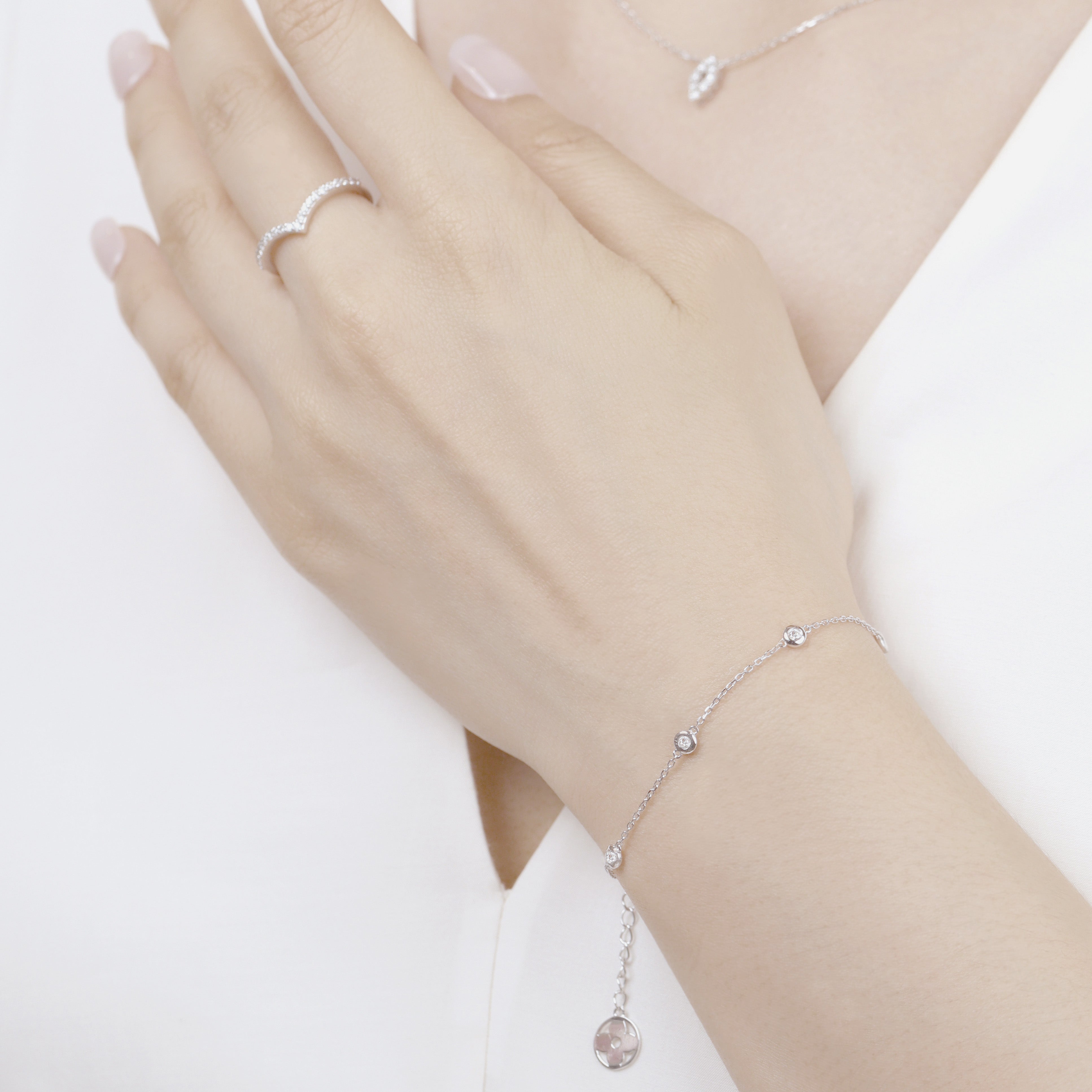 18K Round Brilliant Diamond Five Bezel Chain Bracelet 0.15ct tw. A00144 - FABER JEWELS