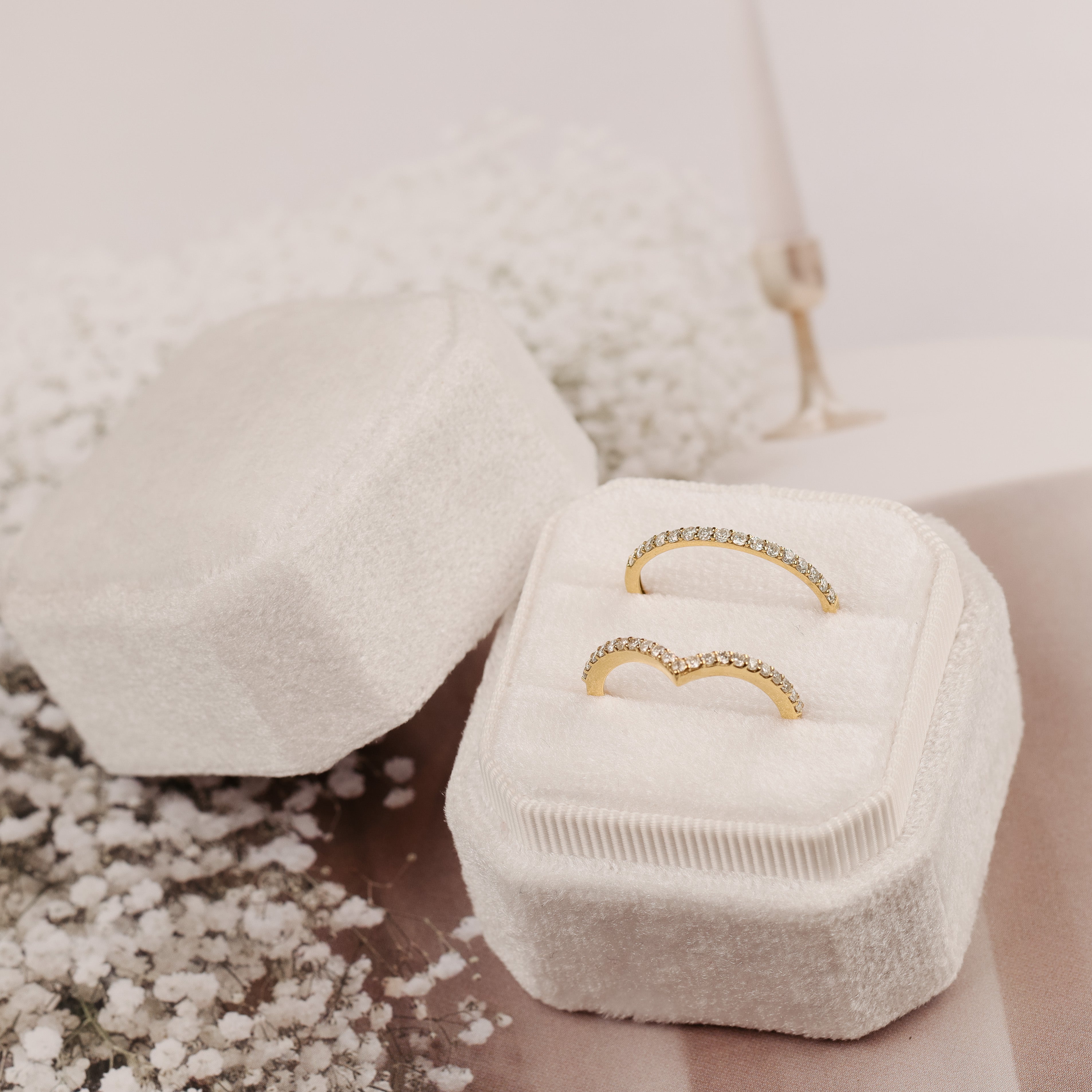 18K Gold Round Brilliant Pave Victoria Ring 0.21ct tw. A00205 - FABER JEWELS