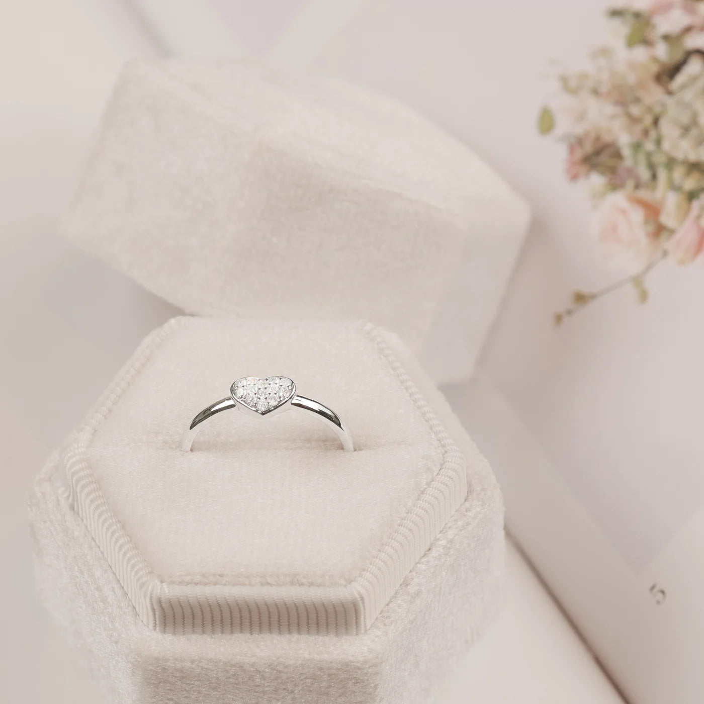 18K Gold Round Brilliant Pavé heart Ring 0.10ct tw. A00204 - FABER JEWELS