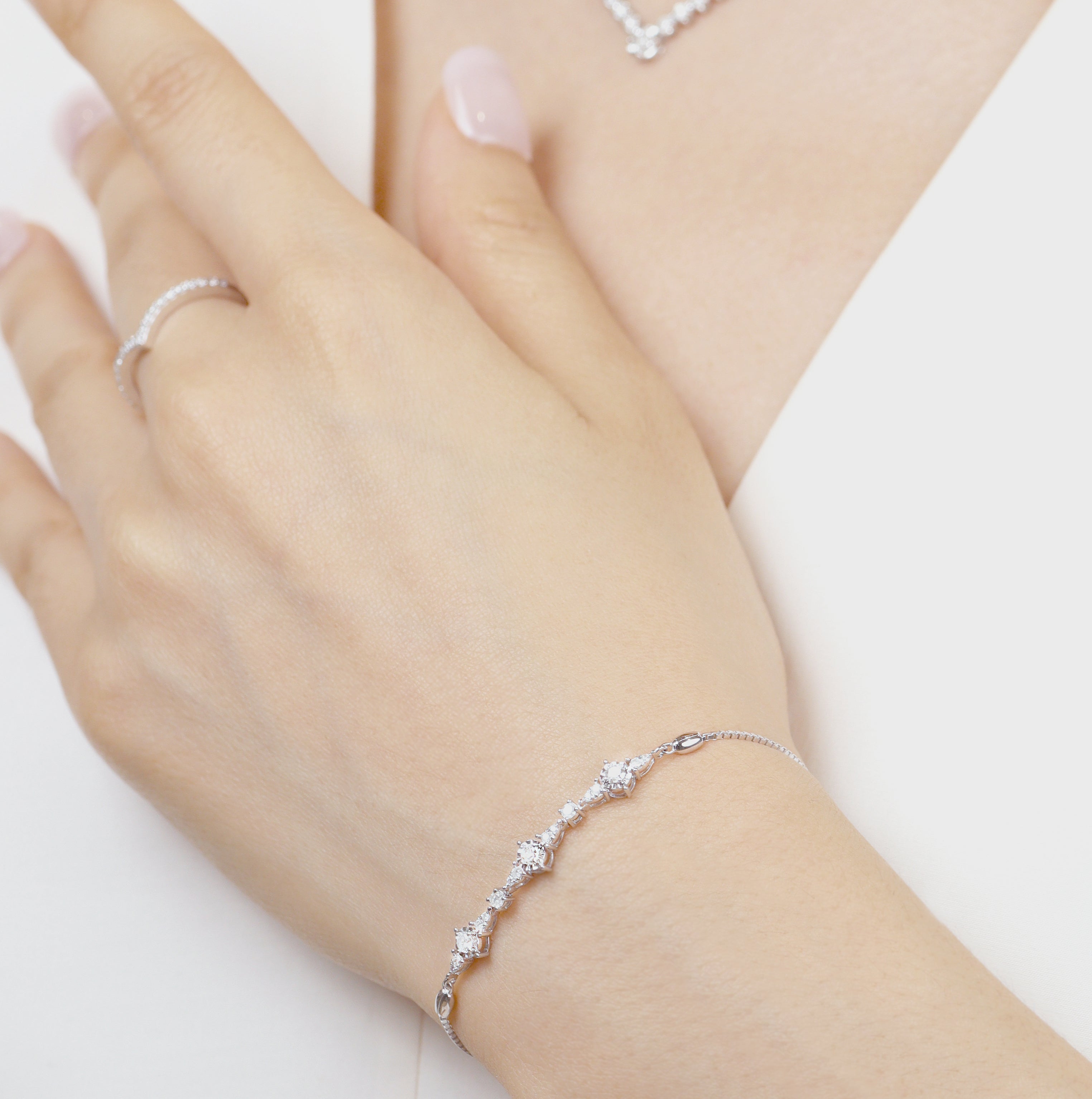 18K gold Round Brilliant Diamond Pavé Illusion Marquise Bracelet 0.33ct tw. A00099 - FABER JEWELS