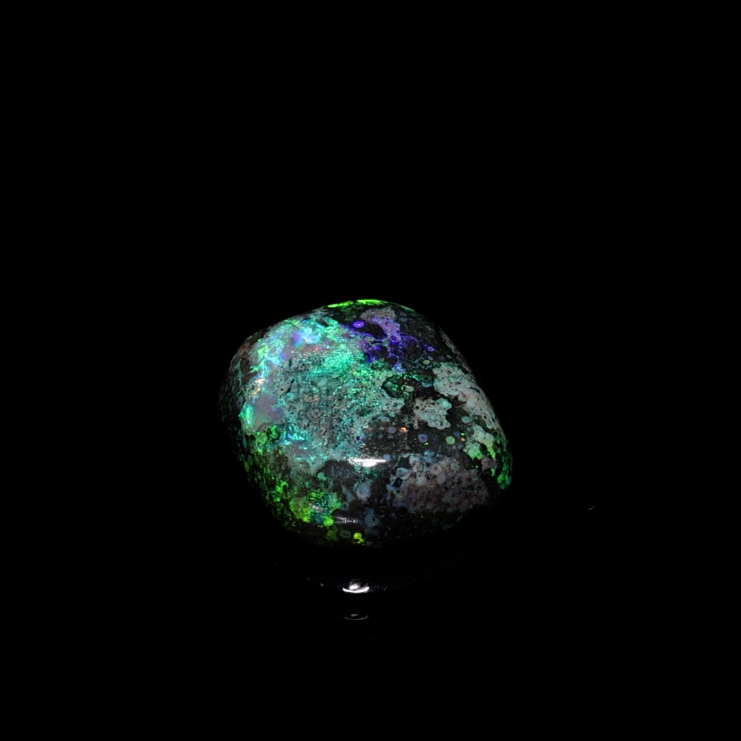 8.1 Ct. Australian Legacy Opal - Amazon #OL1095